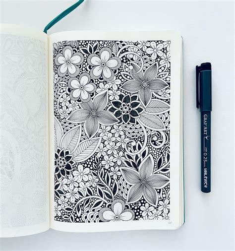 relaxing tangle flower drawings.